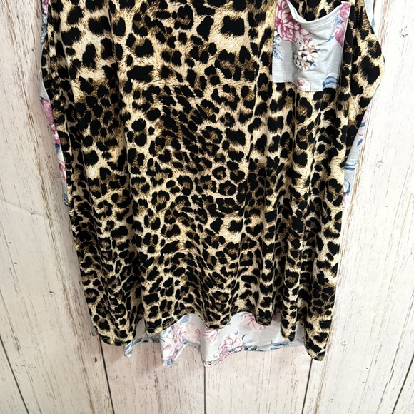 Floral Animal Print Sleeveless Tank Top - Picture 4 of 7